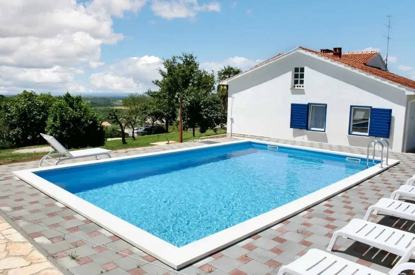 Familienvilla in Buje mit Pool und Meerblick 1