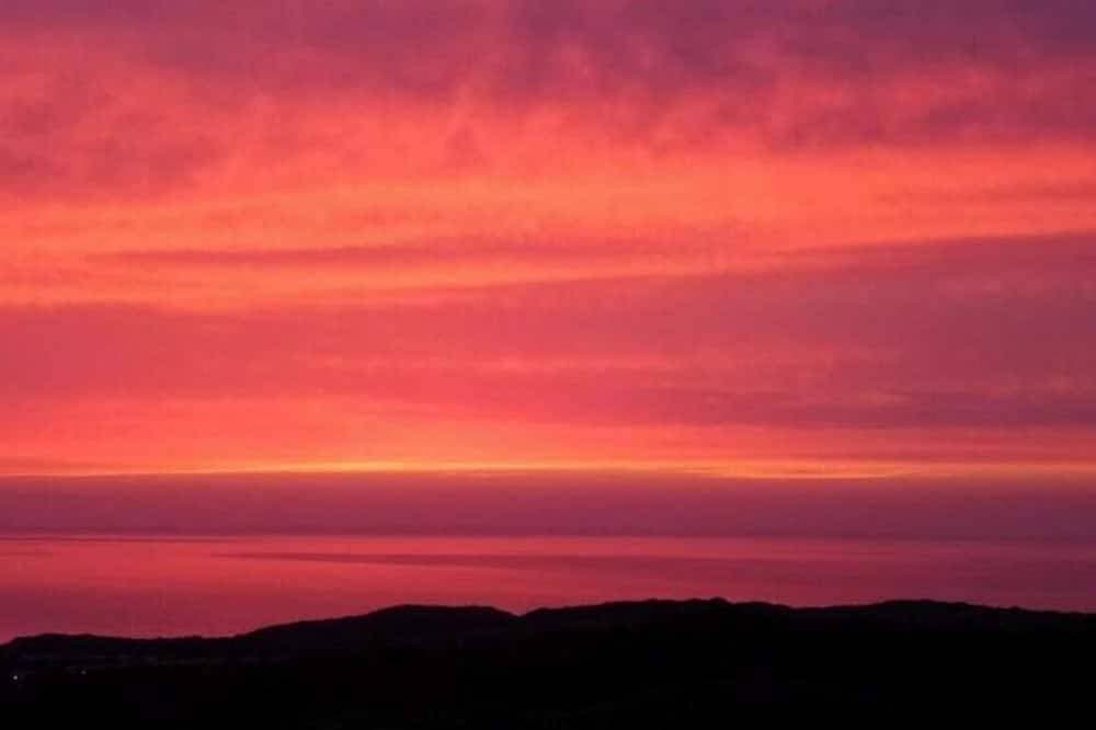 Foto 11 von 24: Villetta Mannucciu – Studio Apartment with a Fireplace and Ocean View in Rena Majore