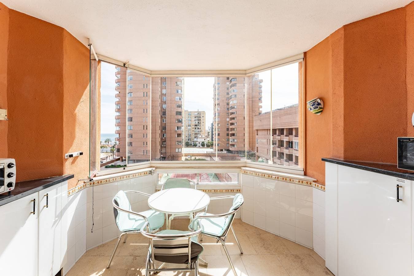 Foto 2 von 20: Einzimmerapartment 'Sunny' mit Blick auf den Hafen, Wi-Fi und Klimaanlage