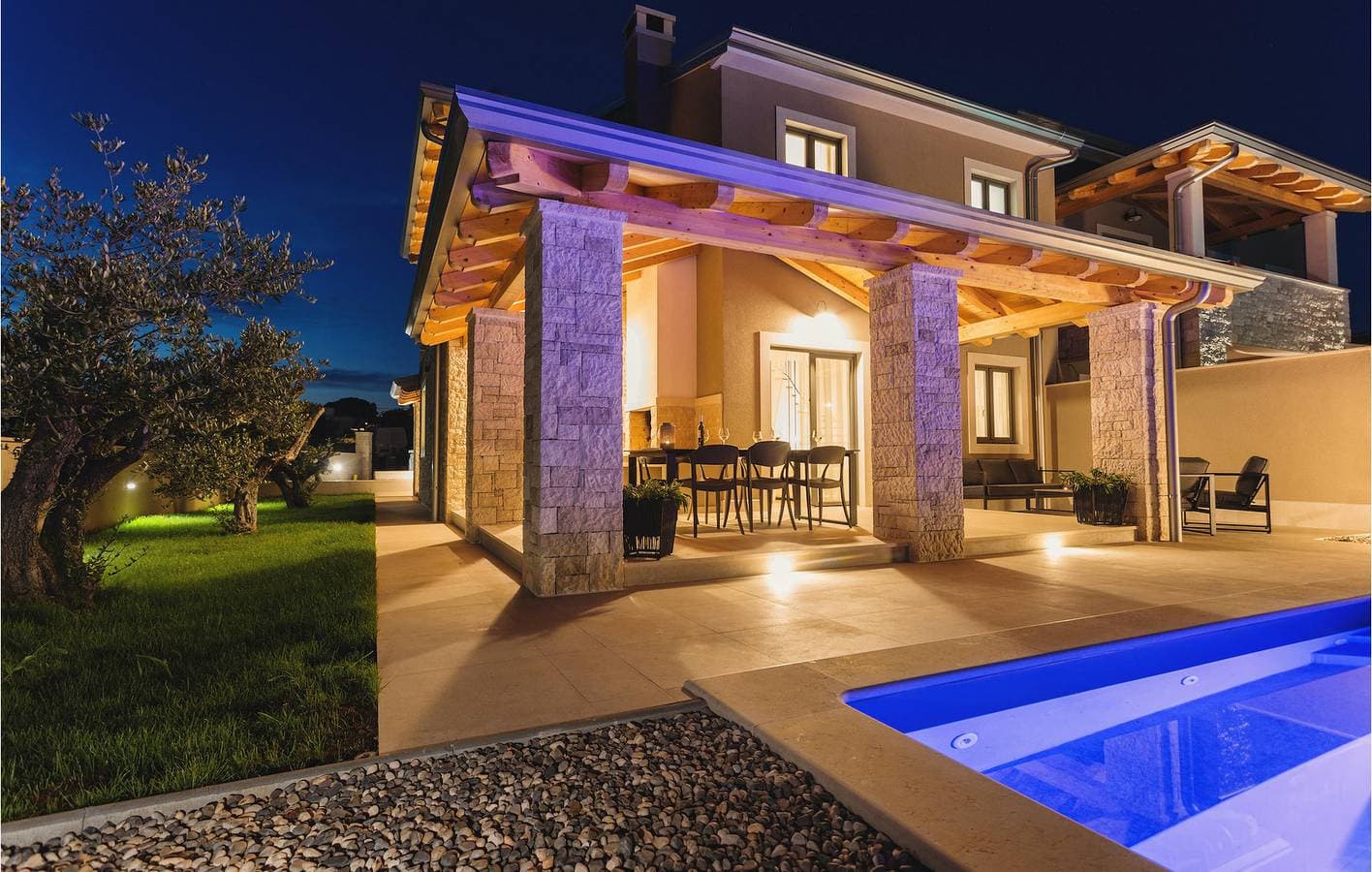 Foto 8 von 54: Geräumige 150 m² große Wohnung mit Pool, WLAN und in der Nähe von Sehenswürdigkeiten