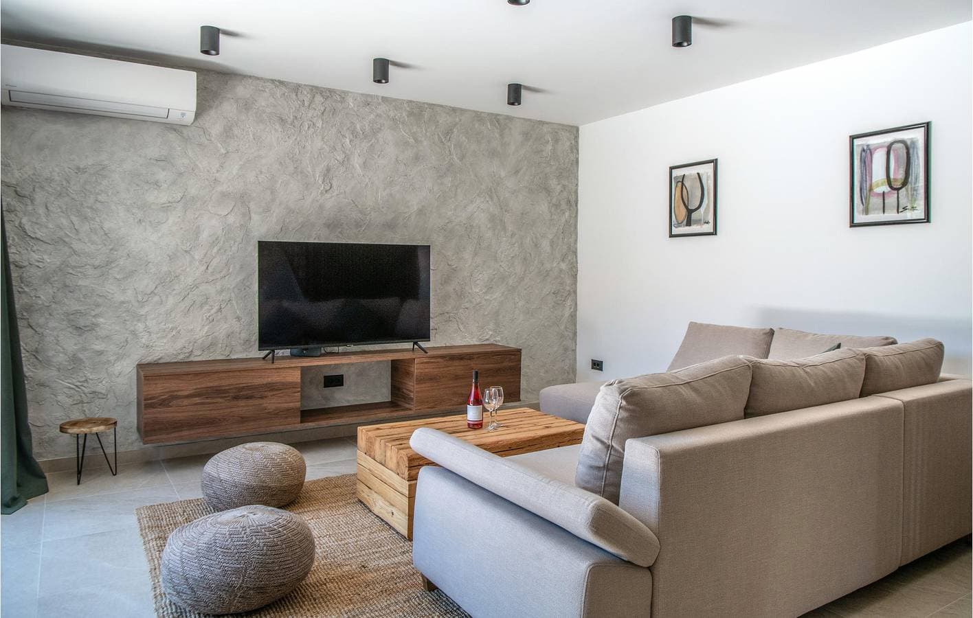 Foto 6 von 40: Gemütliche 230 m² große Wohnung mit WLAN, Klimaanlage, Terrasse und Parkplatz
