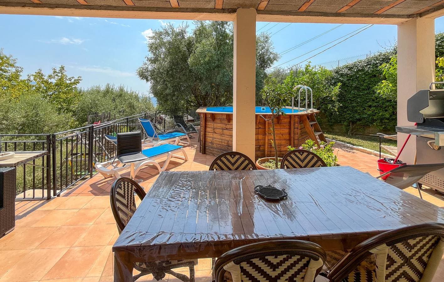 Foto 10 von 22: Reizende Ferienwohnung mit Pool, Terrasse und Sehenswürdigkeiten in der Nähe in Châteauneuf