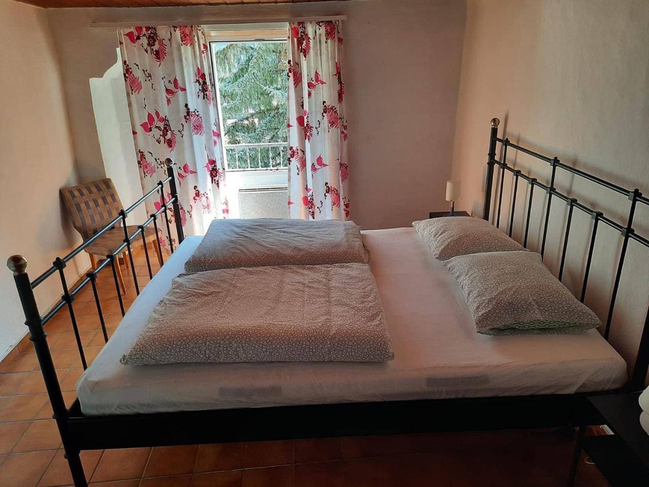 Foto 6 von 10: Three-Bedroom House