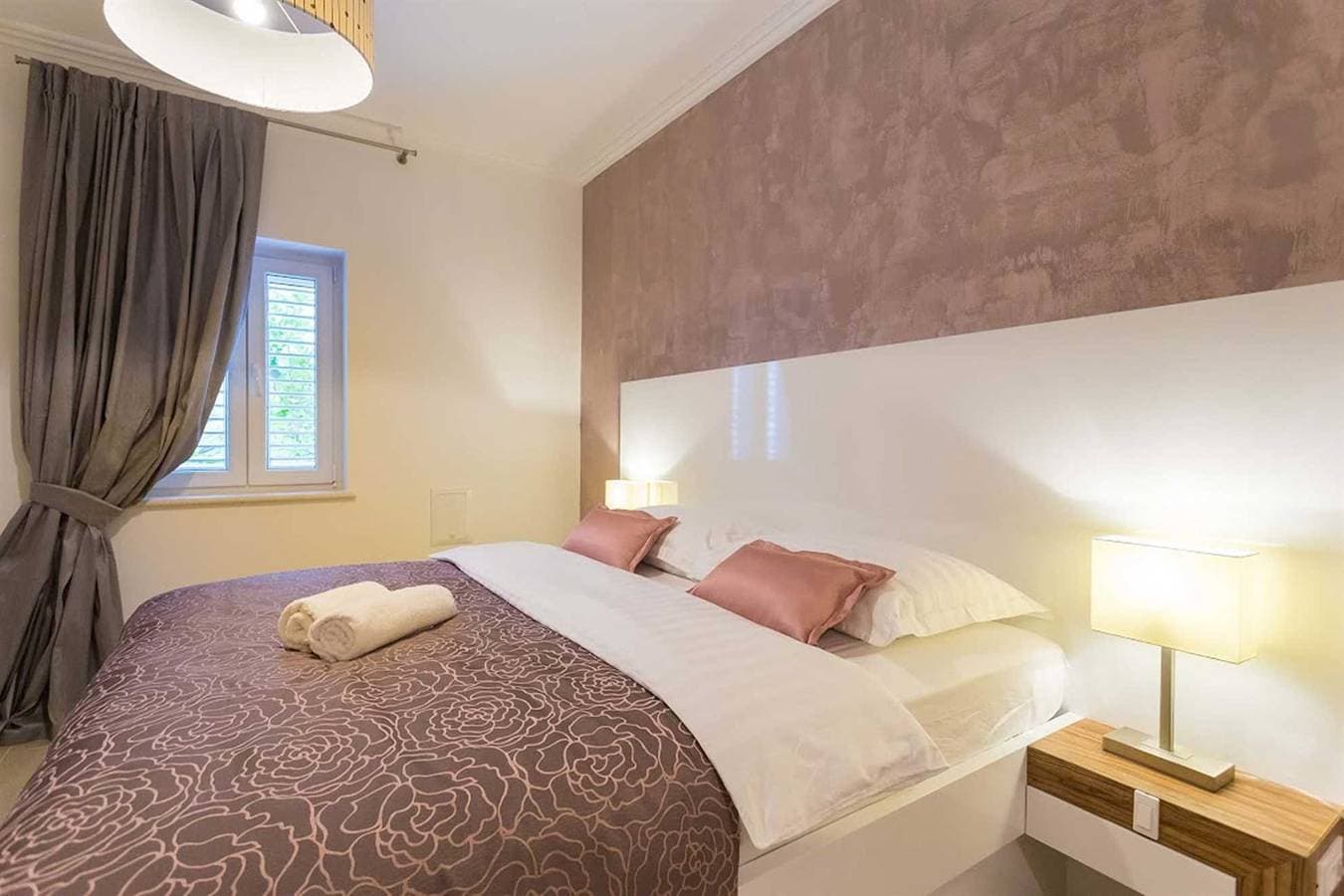 Foto 5 von 12: Komfort-Deluxe-Suite - Jasmin Lush