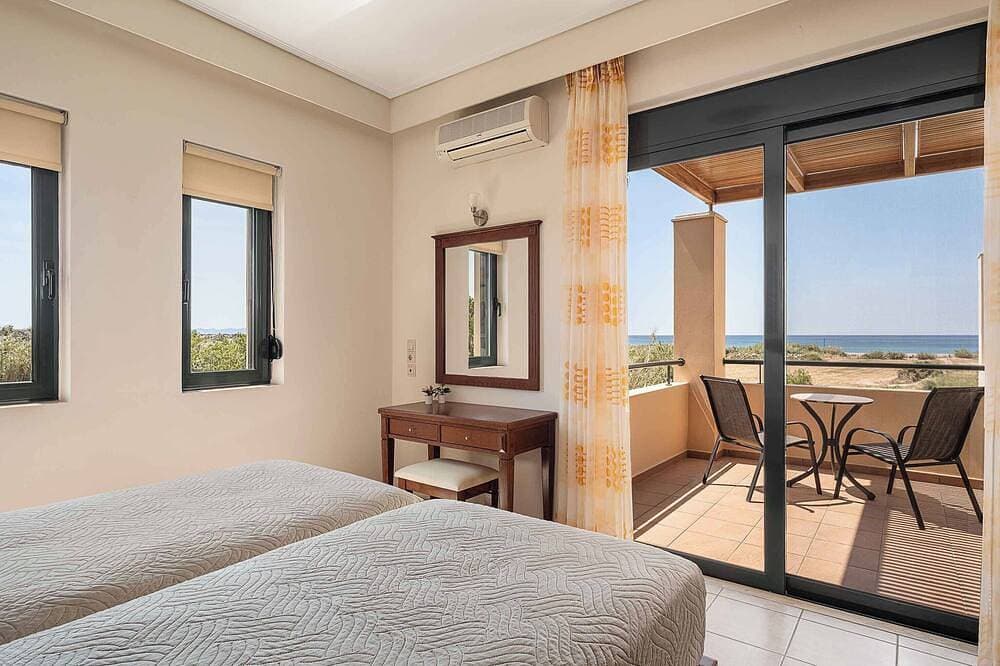 Foto 4 von 30: Corali Villa IV - Seaview, Pool & 450m to Beach