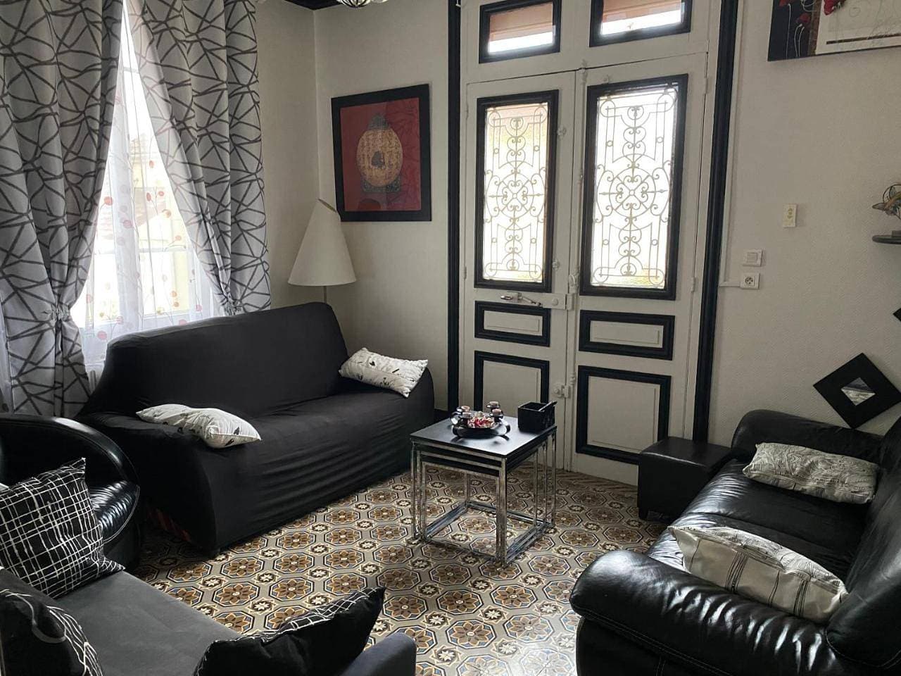 Foto 7 von 46: Three-Bedroom House