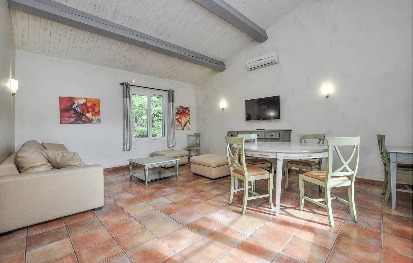 Foto 6 von 32: Callian Poolside Apartment mit AC & Parkplatz