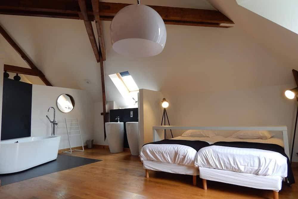 Foto 3 von 23: Les Ecuries: Cotentin Haus mit Pool, Billard, Kamin, 5 Schlafzimmern
