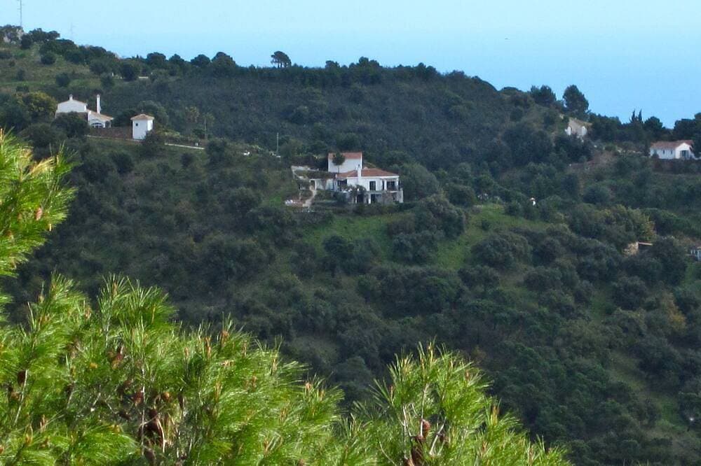 Foto 12 von 26: Abgeschiedene Villa mit Panoramablick, privatem beheiztem Pool und kostenlosem Internet.