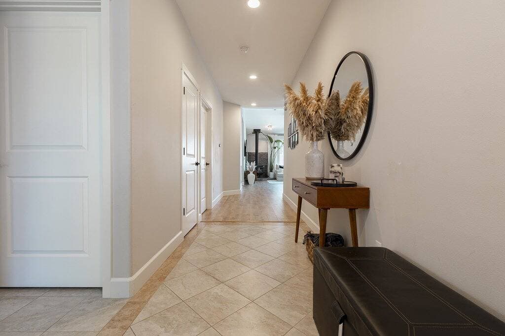 Cozy new built home 10 minutes away from Portland 1