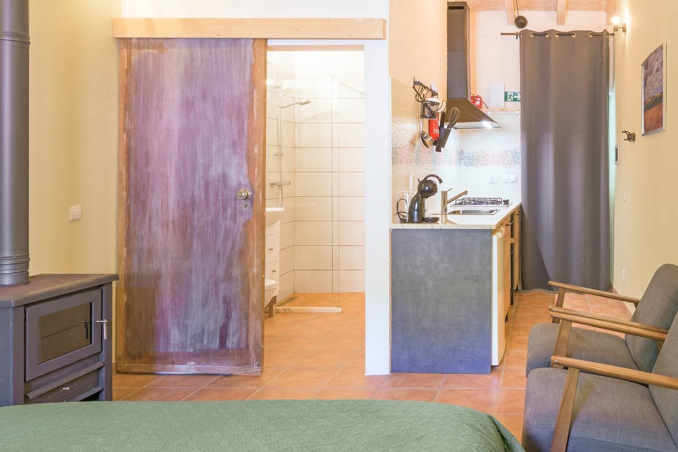 Foto 8 von 24: Ferienwohnung 'Sunny' mit Bergblick, Gemeinschaftspool und Wi-Fi