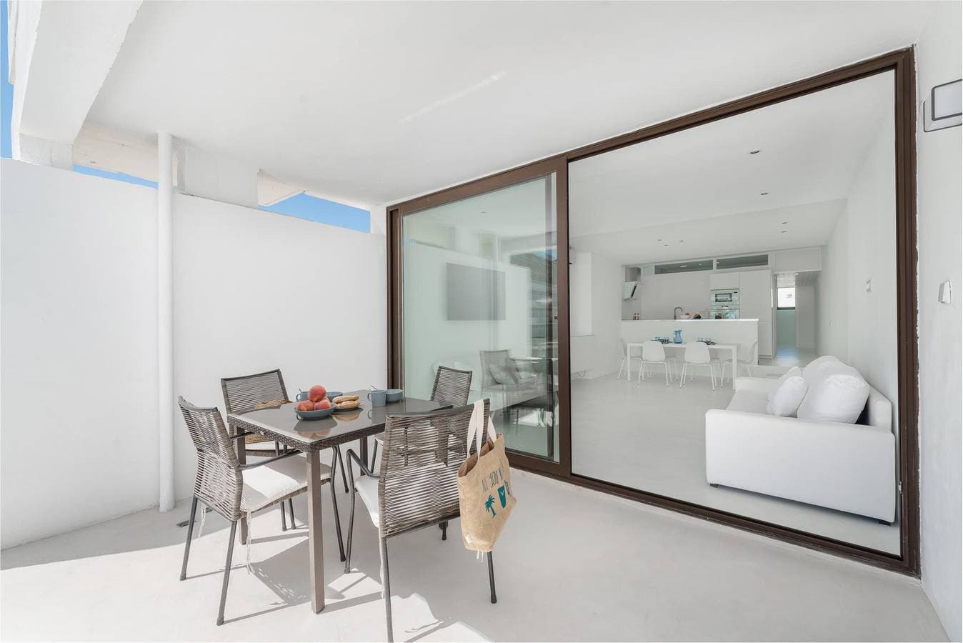 Foto 3 von 27: Sa Nacra - Modernes Apartment mit fantastischem Meerblick, nur 50 m vom Strand entfernt. Ideal für Paare. WiFi gratis
