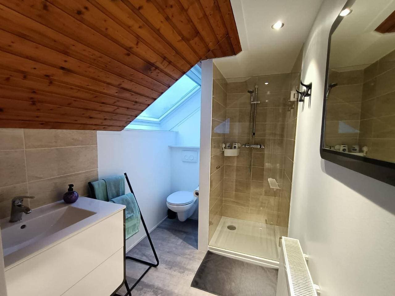 Foto 9 von 10: Double Room with Private Bathroom