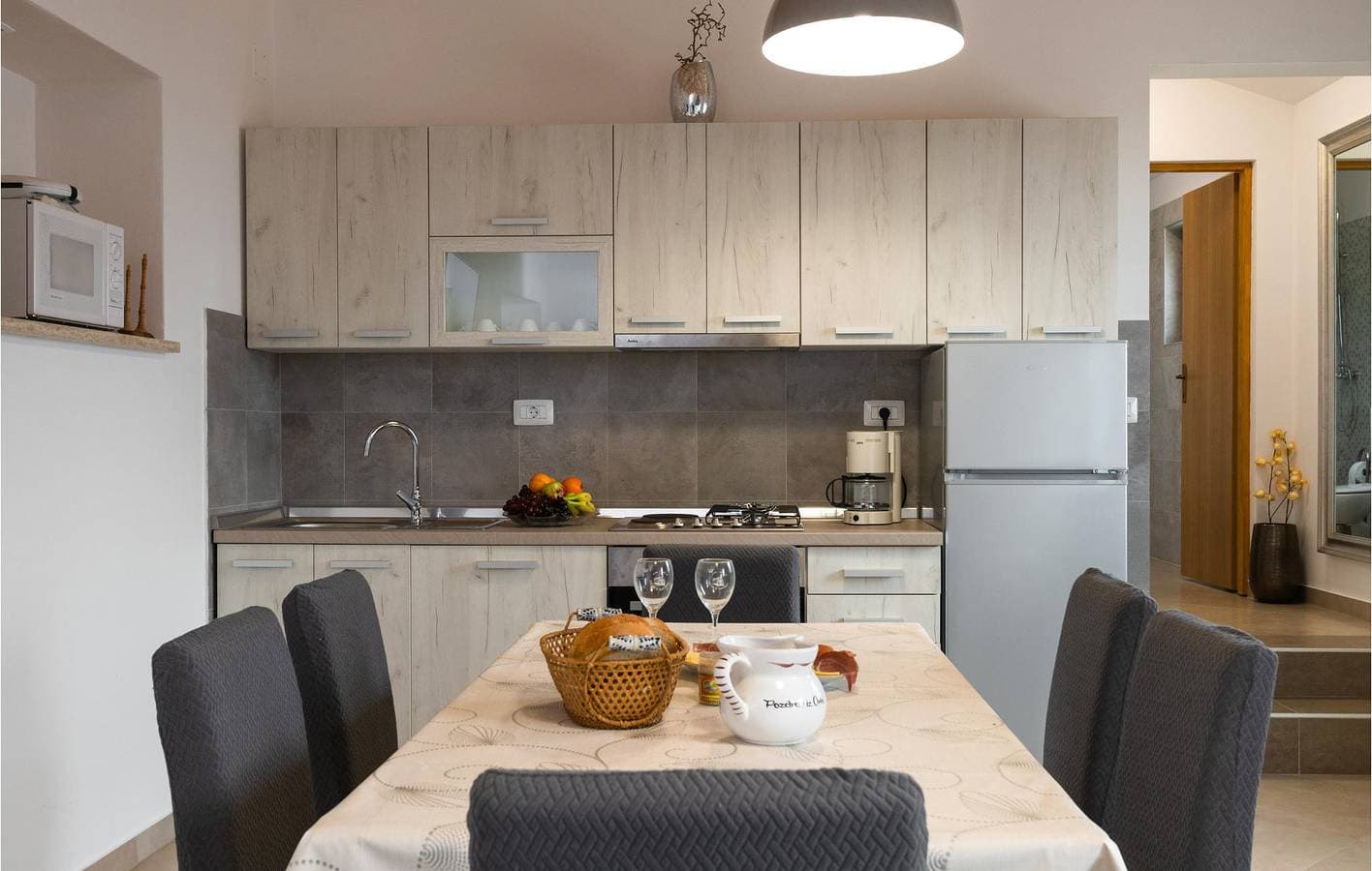 Foto 7 von 27: Charmante 2-Zimmer-Wohnung mit Terrasse und WLAN in der Nähe des Restaurants Vorichi