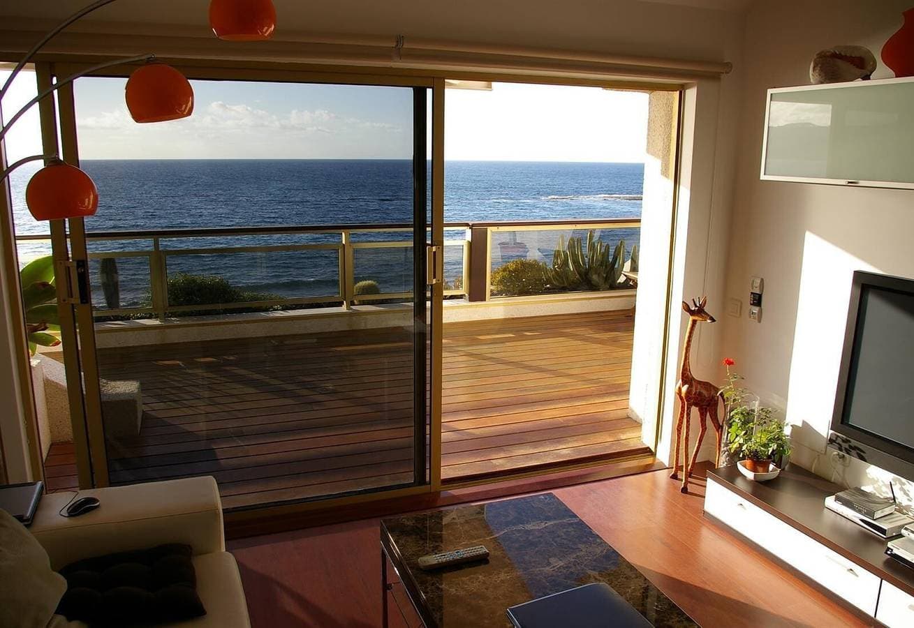 Foto 11 von 45: Apartment „Fabulous Canteras First Beachfront“ mit Meerblick, WLAN und Terrasse