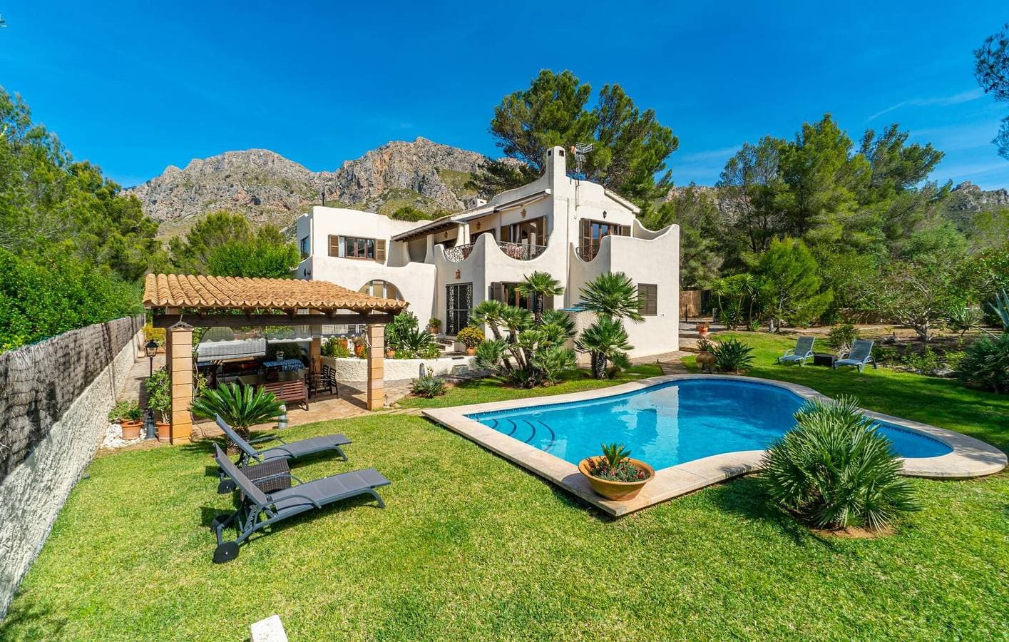 Foto 4 von 46: Meerblick-Paradies mit Pool, Terrasse und Grill