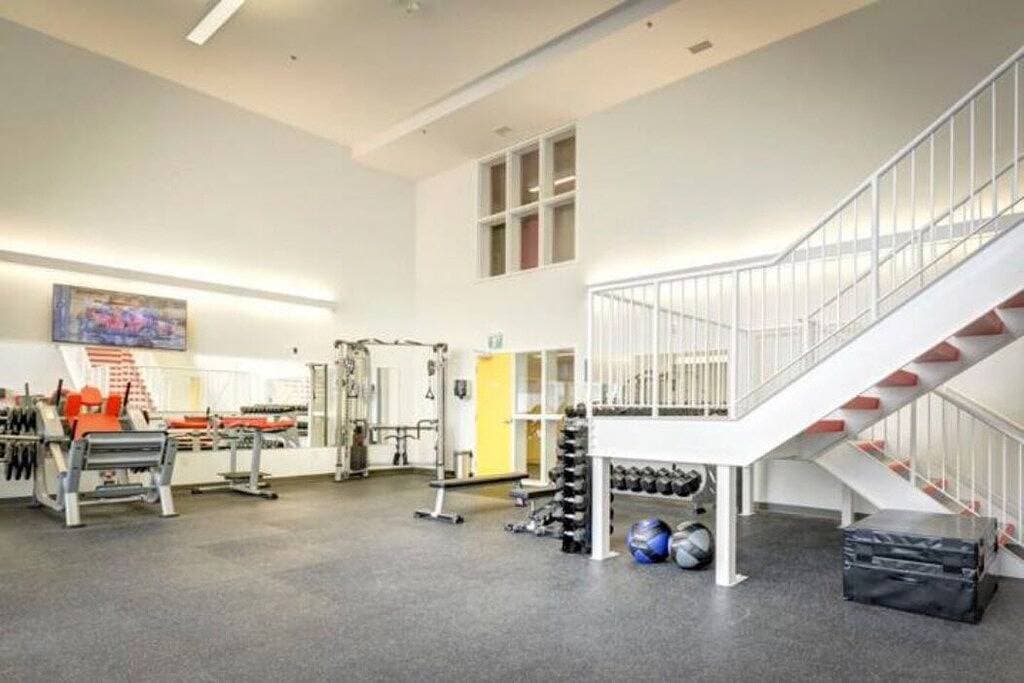 Foto 2 von 8: 2 Schlafzimmer Rückzugsort mit Fitnessraum, nahe Assiniboine Park Trails