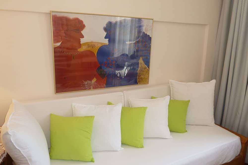 Foto 7 von 30: Farbiges Frini Apartment mit Blick auf den Pool in der Nähe von Rethymno auf Kreta