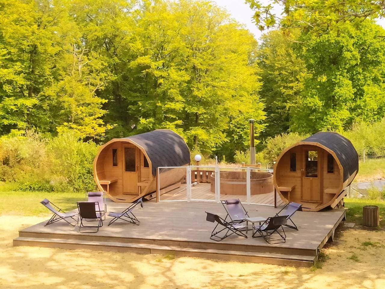 Foto 11 von 23: Wooden lodge with terrace