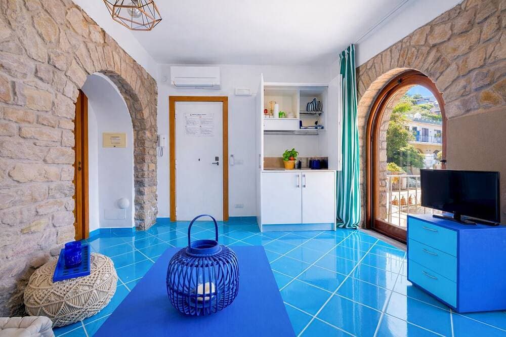 Foto 10 von 23: Enchanting panoramic Suite a few steps from the sea in the Sorrento Peninsula