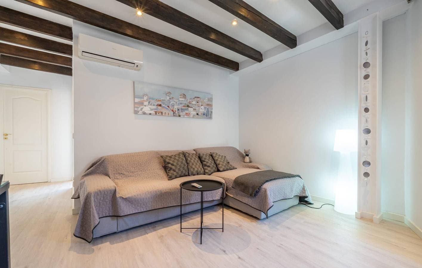 Foto 4 von 32: Moscari City Center Wohnung mit Klimaanlage und Internet