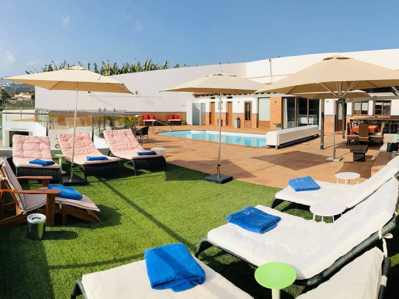 Foto 2 von 55: Villa los palmitos Familiäre Privatvilla mit Pool