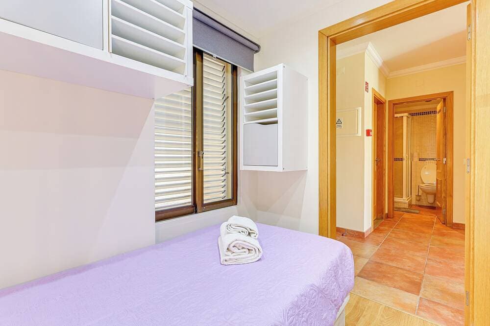 Foto 8 von 30: 2 bedroom apartment with swimming pool 2m from Sra. da Rocha beach.
