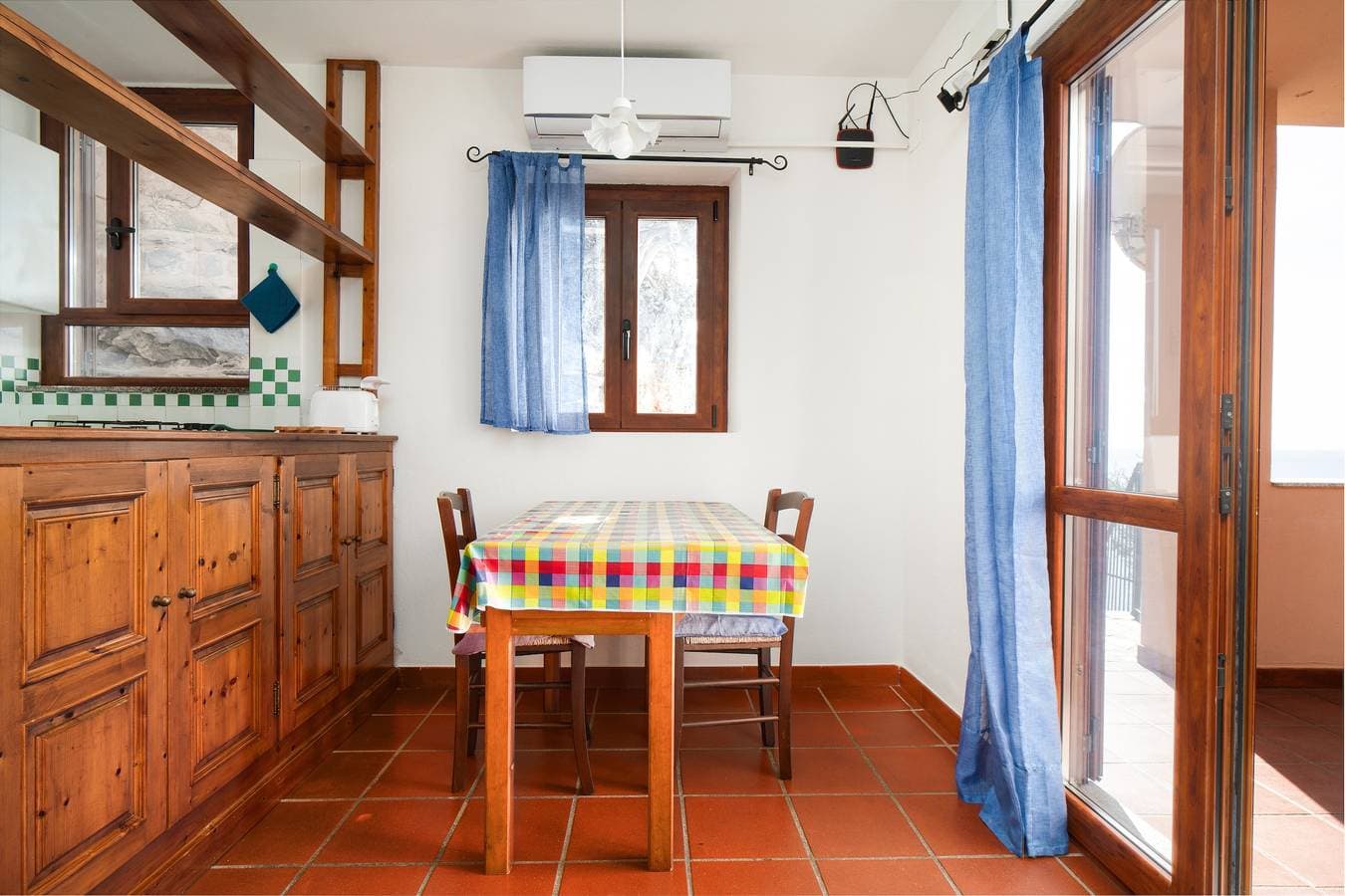 Foto 5 von 22: Ferienhaus 'Panoramico Splendida Vista Mare' mit Meerblick, WLAN und Klimaanlage