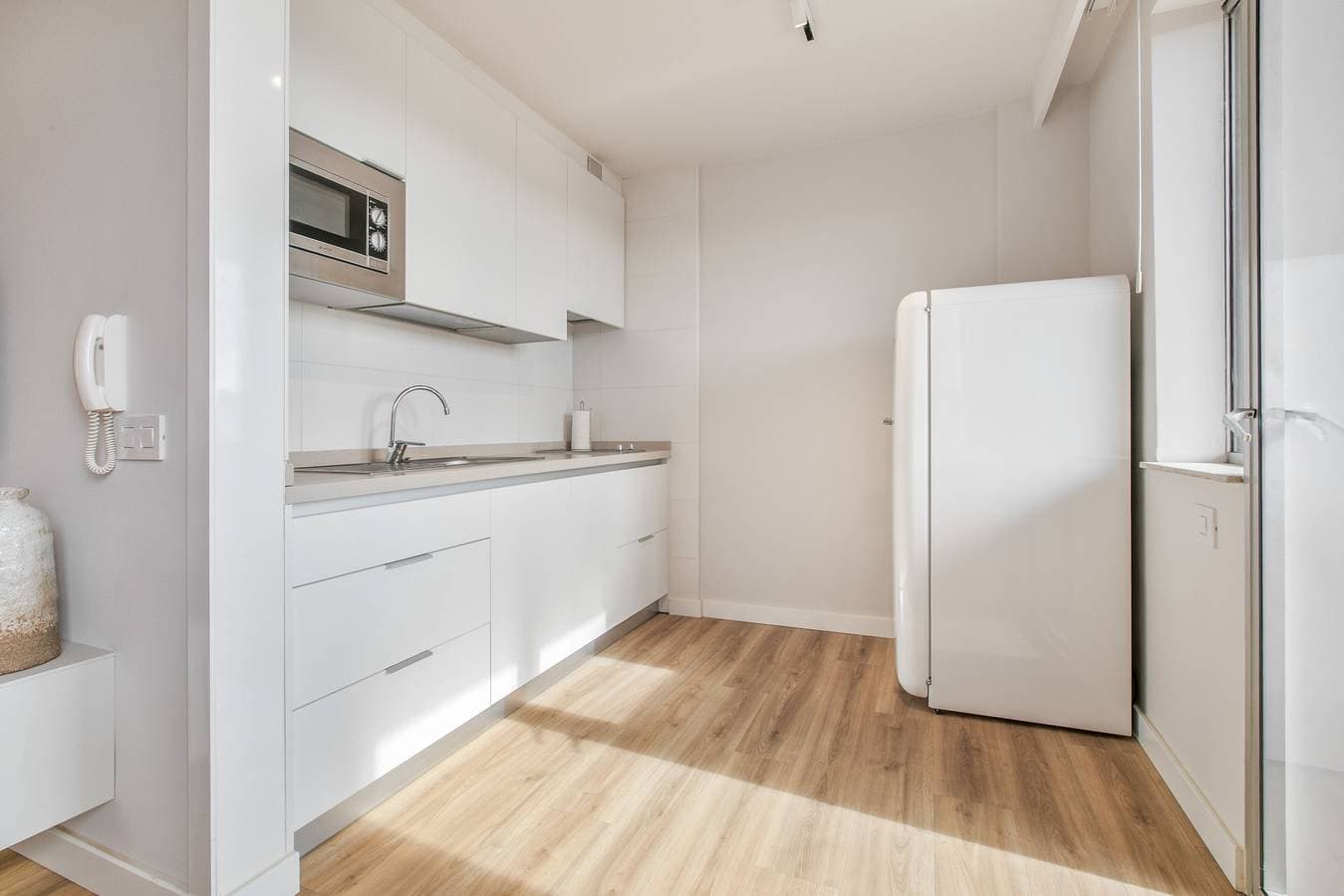 Foto 6 von 28: Ferienwohnung 'Estudio con Piscina Centro' mit Gemeinschaftspool, privater Terrasse & WLAN