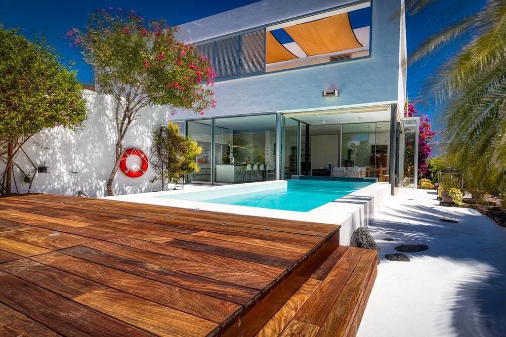 Luxury Villa in Guatiza-3 Bedrooms-5 Pax-Heated pool-Wi-Fi-Sea view-Chill out 1