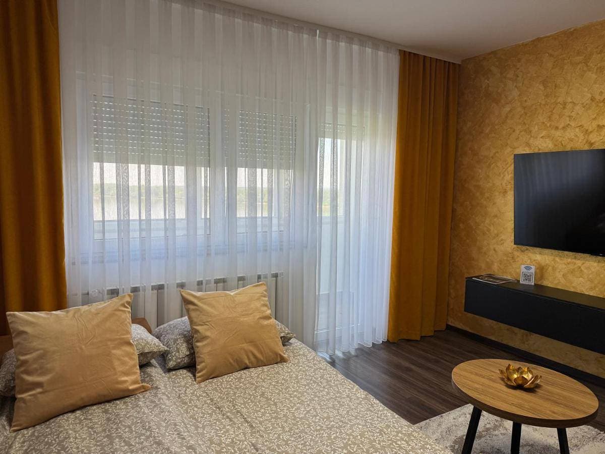 Foto 3 von 29: Studio Apartment with Balcony