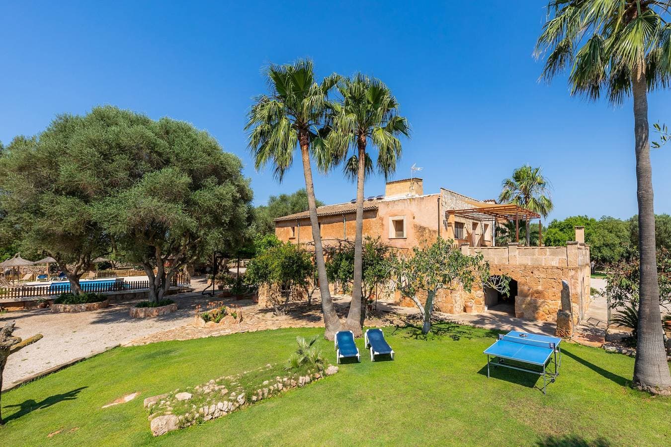 Foto 2 von 28: Agroturismo 'Ponent' mit Bergblick, Gemeinschaftspool und WLAN