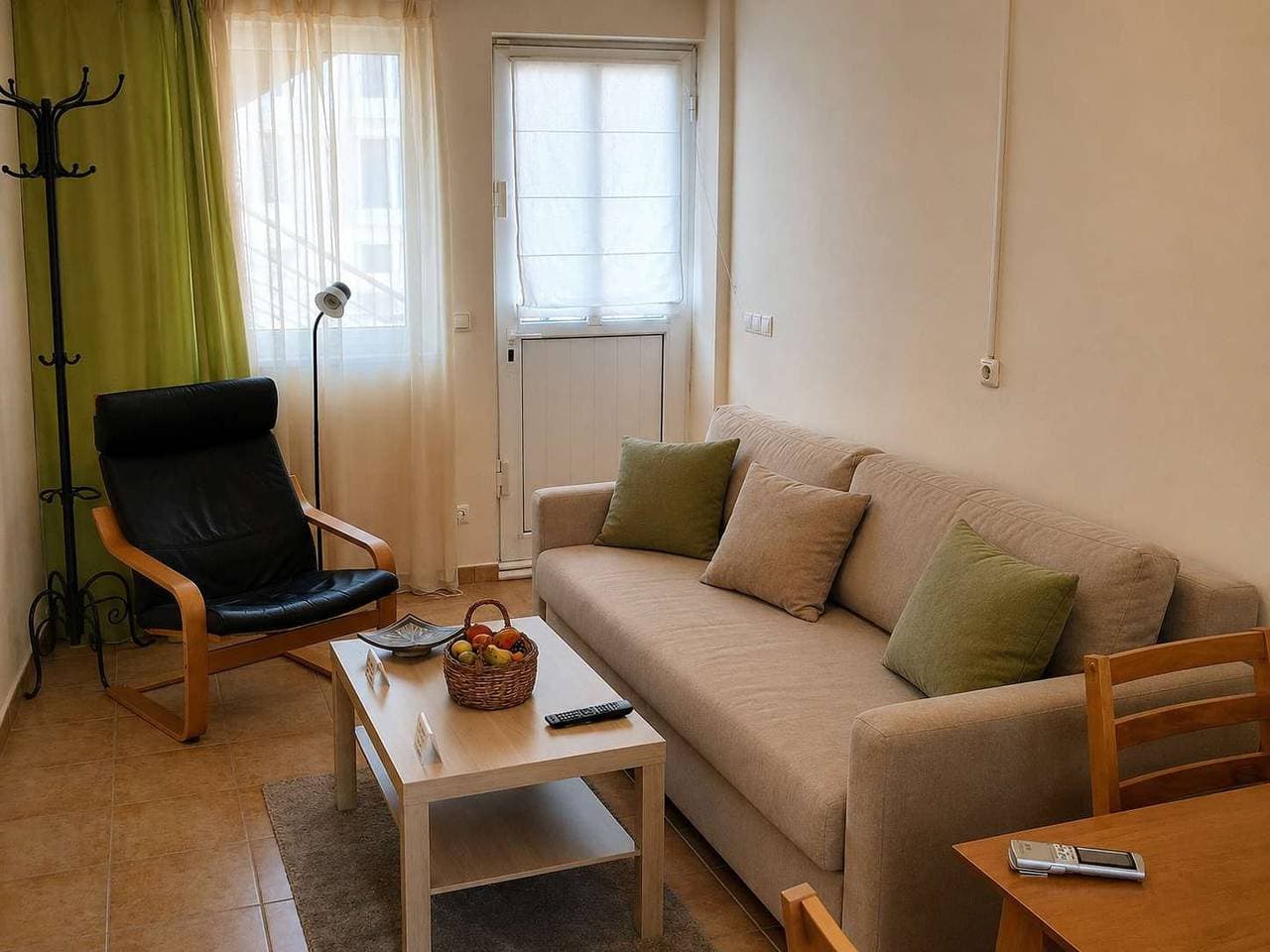 Foto 4 von 18: Pavlos Apartment - Leontari Stay with Garden View