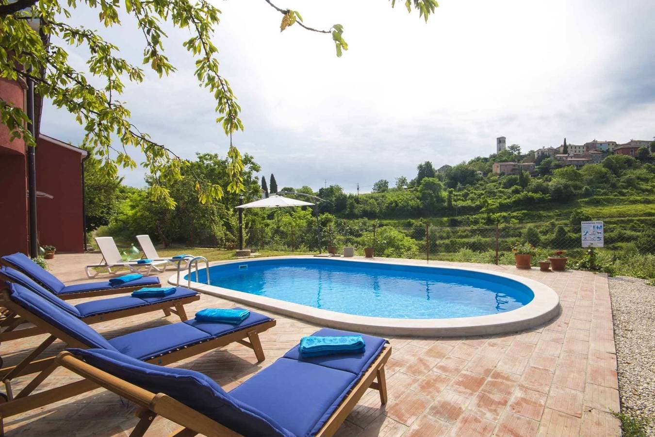 Foto 12 von 50: Ferienhaus mit Pool, Klimaanlage, Grill und in ruhiger Lage