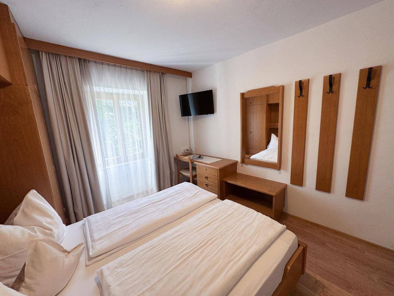 Foto 8 von 9: Double Room with Bathroom