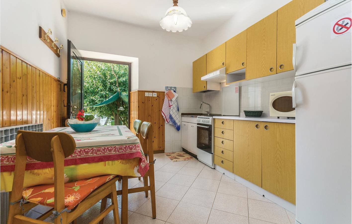 Foto 11 von 28: Gemütliche Ferienwohnung nur wenige Schritte von der Küste und dem Stadtzentrum entfernt, mit Parkplatz und Terrasse