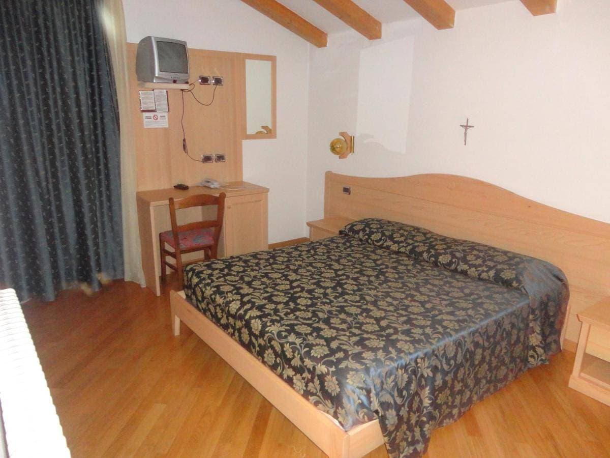 Foto 3 von 5: Triple Room