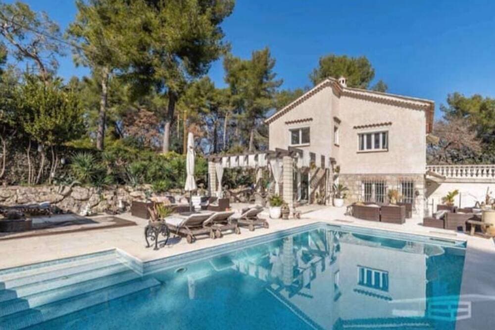 Charming House 4 bedrooms 3  bathrooms with pool near Valbonne 1
