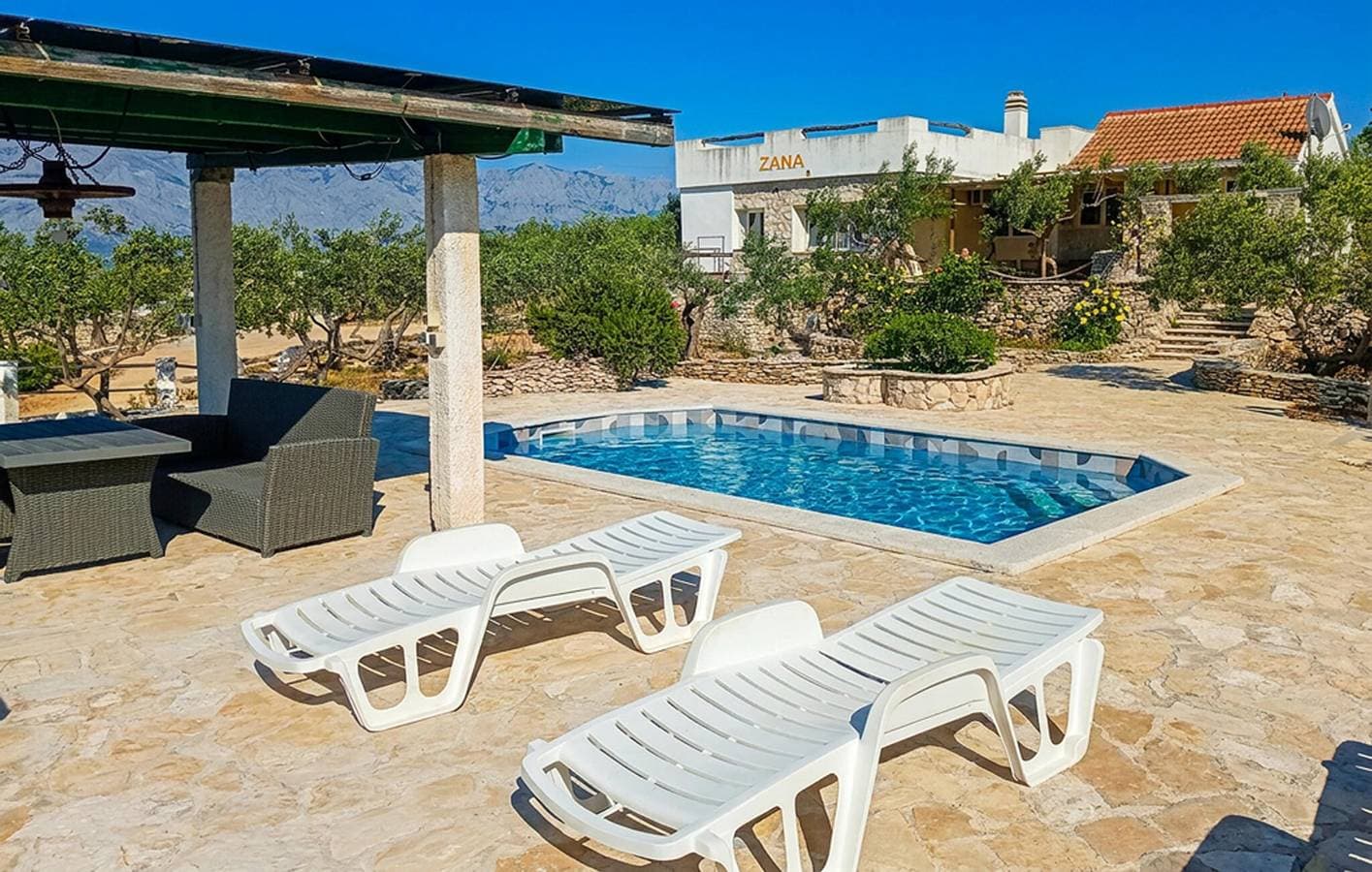 Charmante Unterkunft, 2 km vom Strand entfernt: 1-Zimmer-Wohnung mit Pool, WLAN und Parkplatz 1