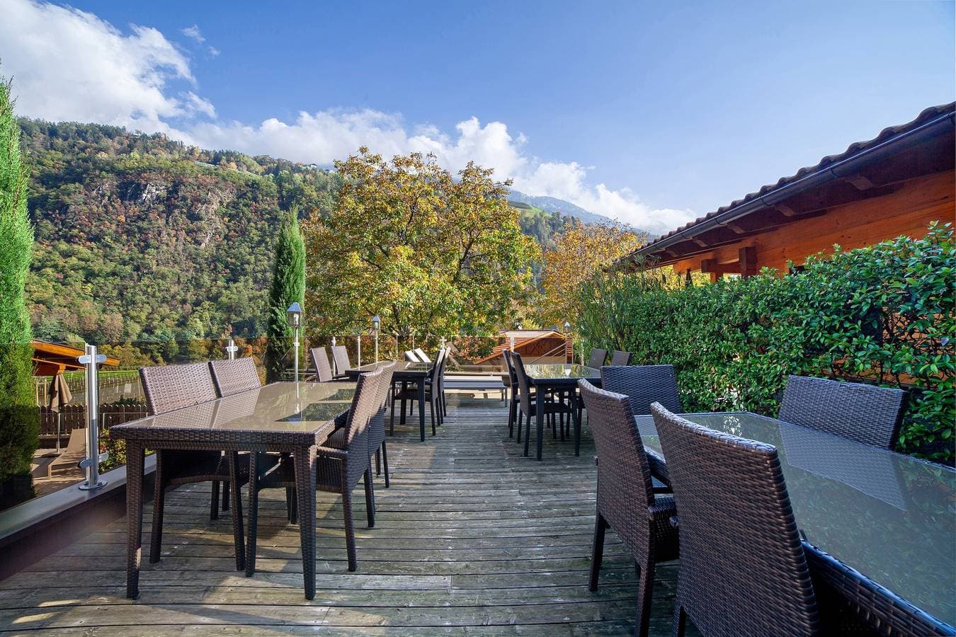 Foto 10 von 47: Chalet Jasmin - großzügiges Chalet mit Garten und Olivenbaum - perfekt für entspannte Tage im Grünen