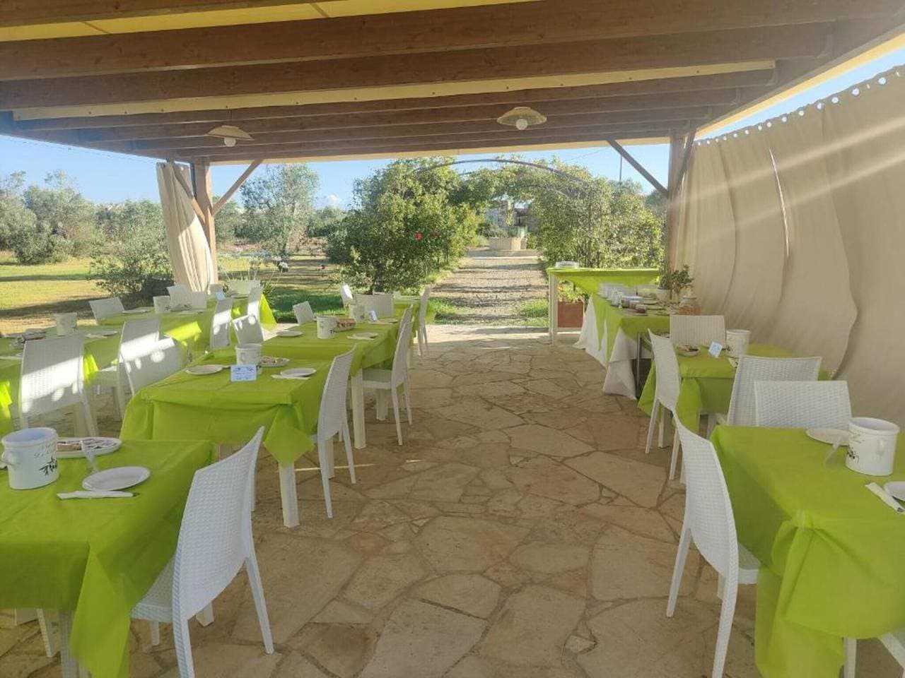 Foto 7 von 10: Villa 'Residenze Uliveto - 16' mit Gemeinschaftspool, privater Terrasse und Klimaanlage