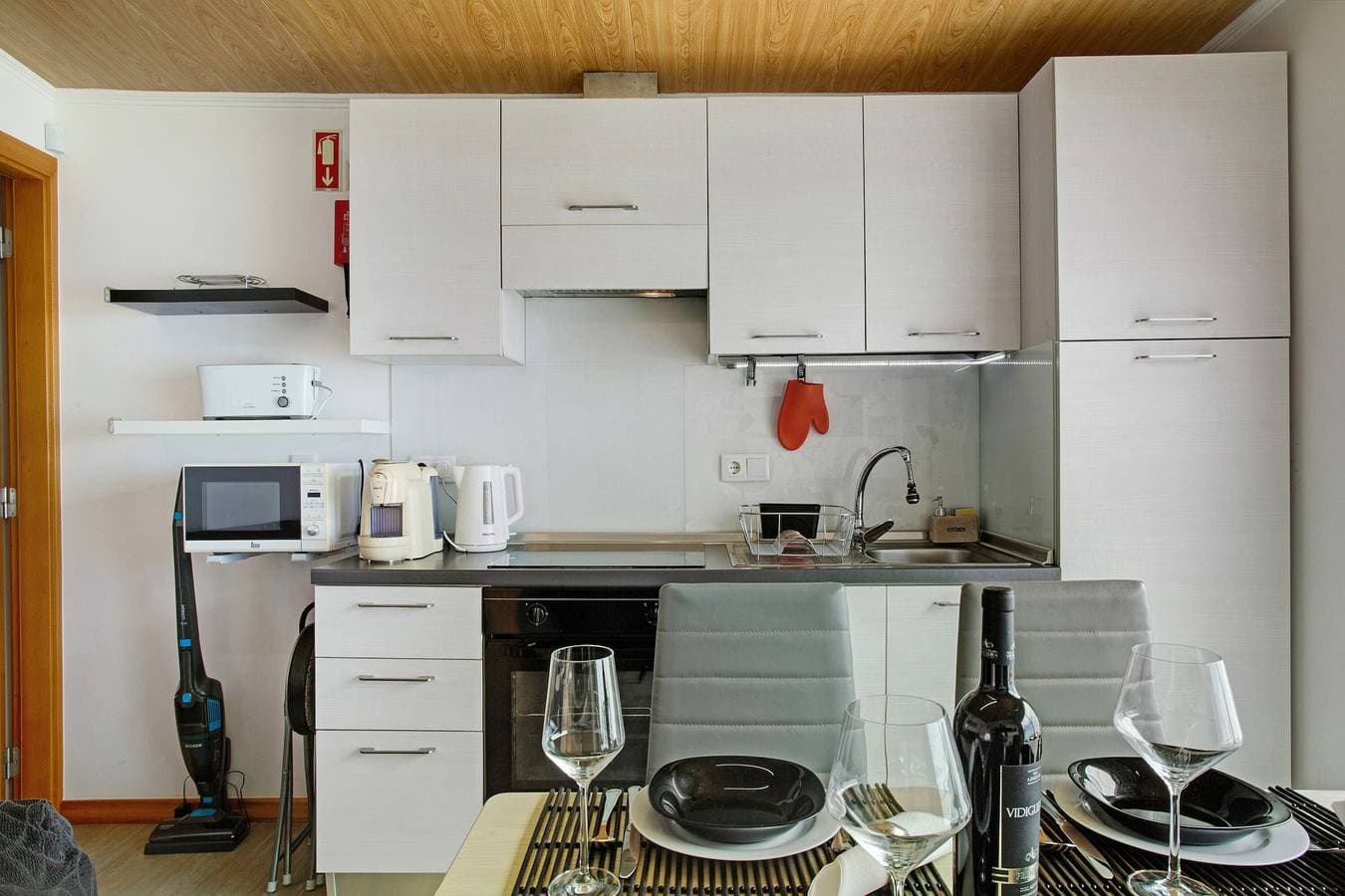 Foto 10 von 32: Ferienwohnung 'Panoramic Views I' mit Meerblick, Wi-Fi und Klimaanlage
