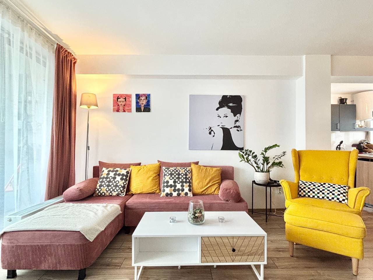 Foto 10 von 22: Opera Sunrise zentrale moderne Balkonwohnung