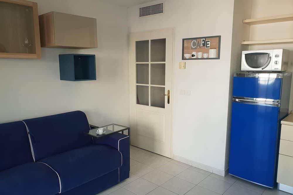 Foto 12 von 22: Elegantes, 30 m² großes Studio mit Aufzug und Terrasse, 30 m vom Meer entfernt, 7p AC / WLAN