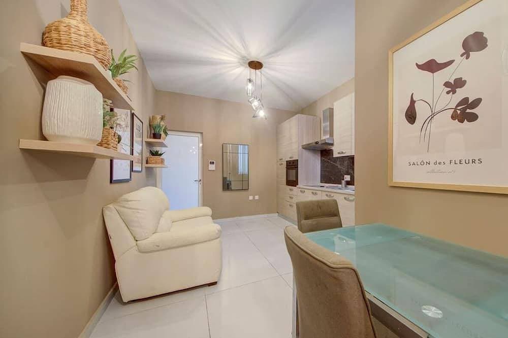 Foto 13 von 24: Cozy 1Br Apt in Gzira with WIFI, AC and comfy bed