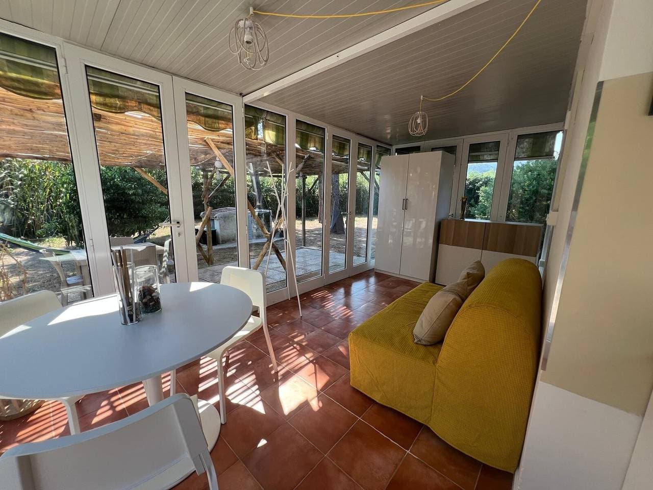 Foto 7 von 17: Ferienhaus „Limone“ mit privater Terrasse, eingezäuntem Garten und Klimaanlage