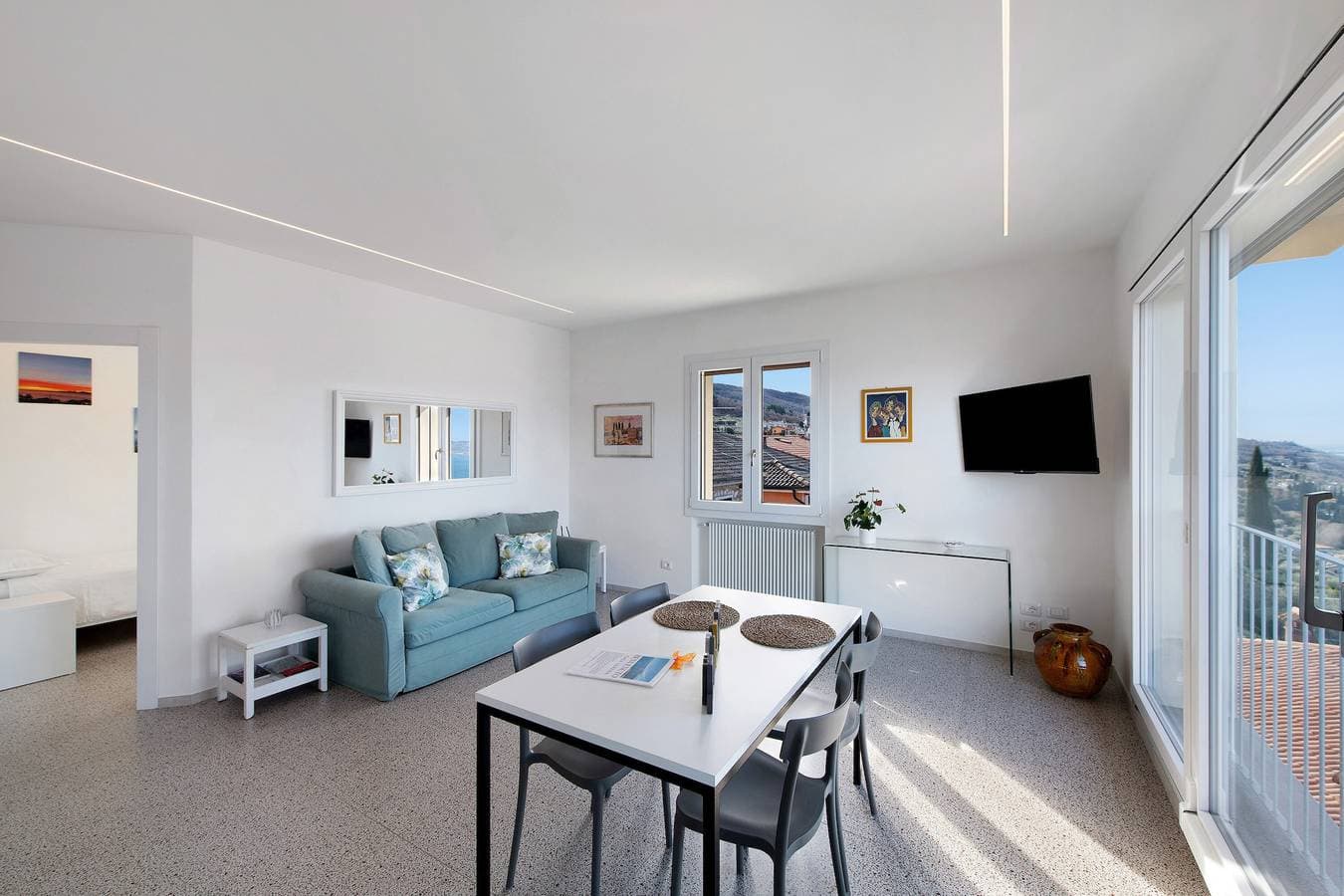 Foto 9 von 31: Ferienwohnung 'Casa Serena' mit Seeblick, WLAN und Klimaanlage