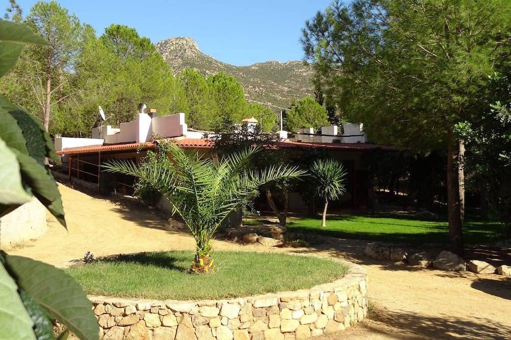 Foto 12 von 30: Ferienhaus mit großen Gärten und Pool in der Mitte der Natur, 4 km vom Strand