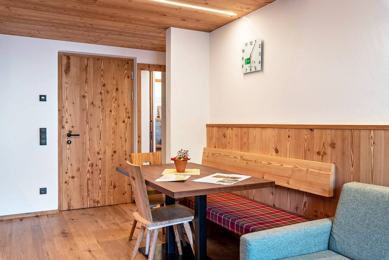 Foto 9 von 29: Ferienwohnung "Guntschöllerhof Mendelkamm" mit Bergblick, WLAN, Balkon und Garten