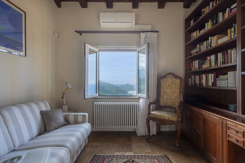Foto 6 von 30: Villa Il Basto ist eine hübsche, neu renovierte Villa mit Blick auf das Meer und glatten Terrassen zum Entspannen